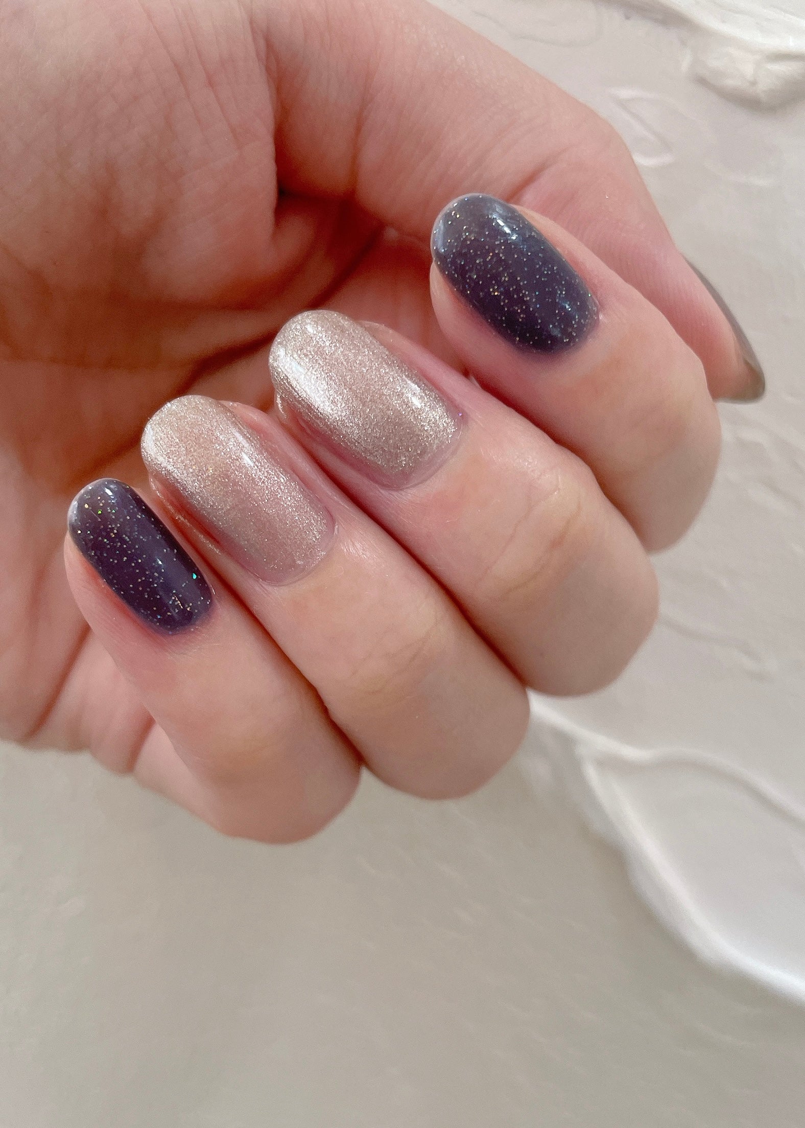 〔 ホーリーナイトネイル 〕